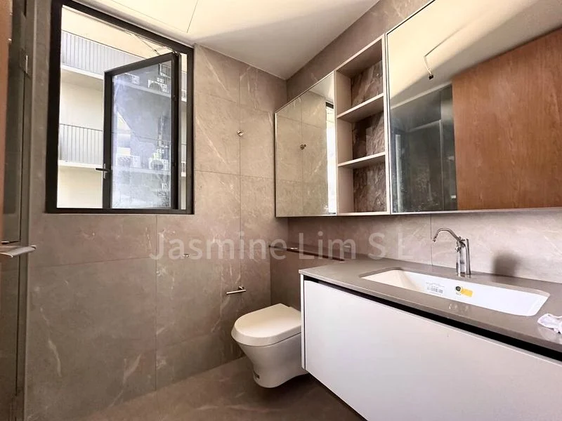 3 Bed Condo for Sale in  Penrose - Image 10