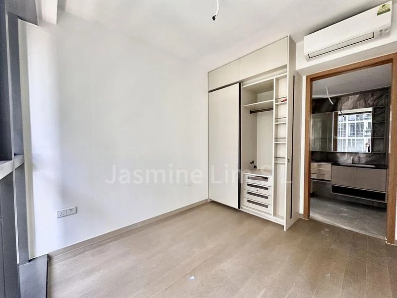 3 Bed Condo for Sale in  Penrose - Image 7