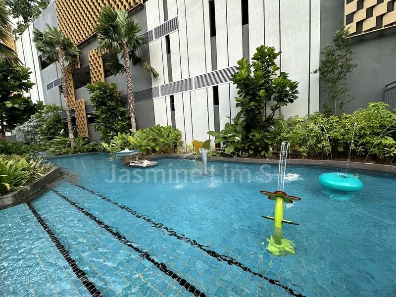 3 Bed Condo for Sale in  Penrose - Image 5