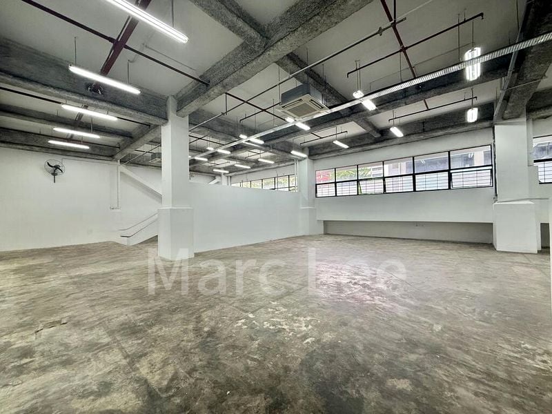 Light Industrial (B1) for Sale: Ground Floor | Freehold | Rare Unit in Macpherson Area - Image 2