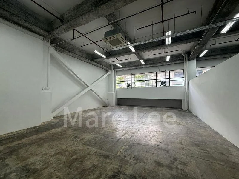 Light Industrial (B1) for Sale: Ground Floor | Freehold | Rare Unit in Macpherson Area - Image 3