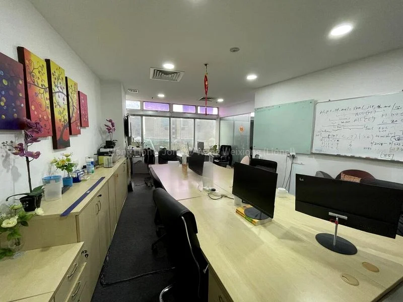 Office for Rent: The Plaza - Image 5