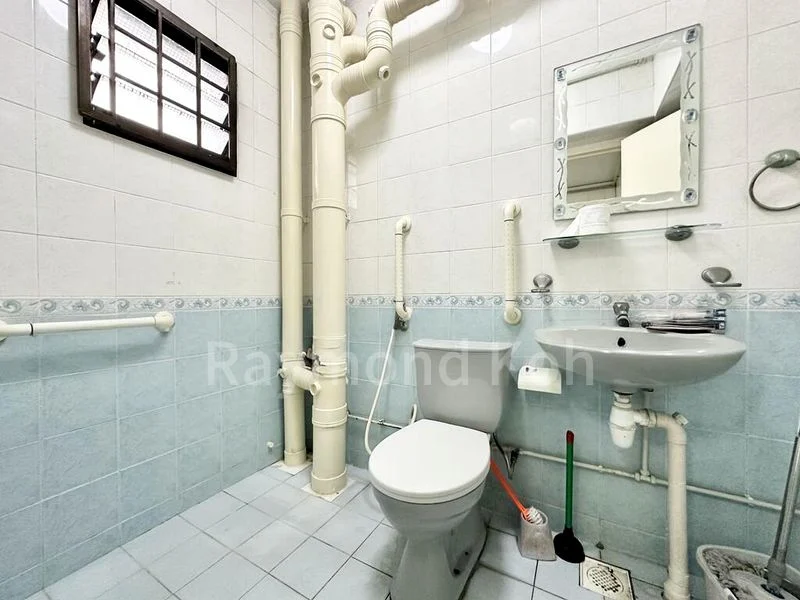 Common Room (HDB) for Rent in  144 Lorong 2 Toa Payoh - Image 1