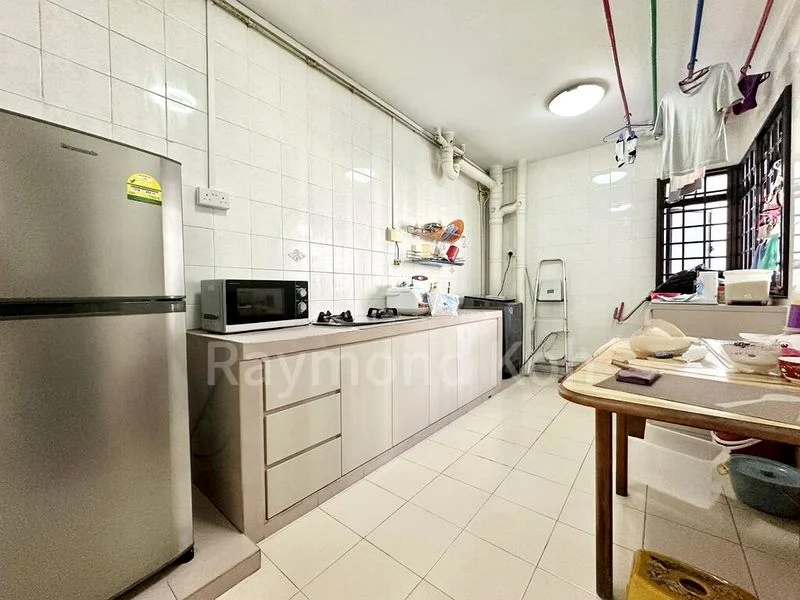 Common Room (HDB) for Rent in  144 Lorong 2 Toa Payoh - Image 3