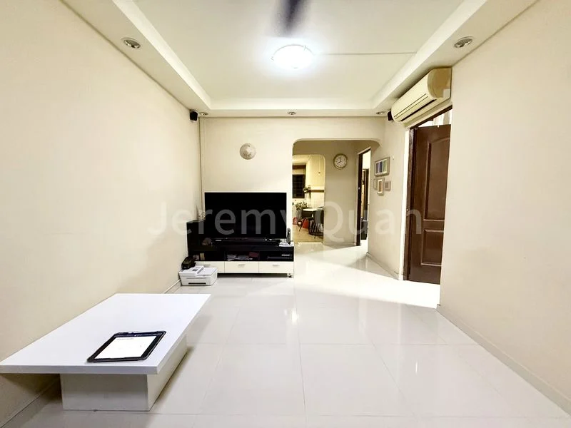 3 Room (3A) HDB for Sale in  343 Bukit Batok Street 34 - Image 2
