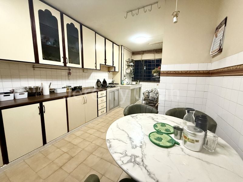 3 Room (3A) HDB for Sale in  343 Bukit Batok Street 34 - Image 6