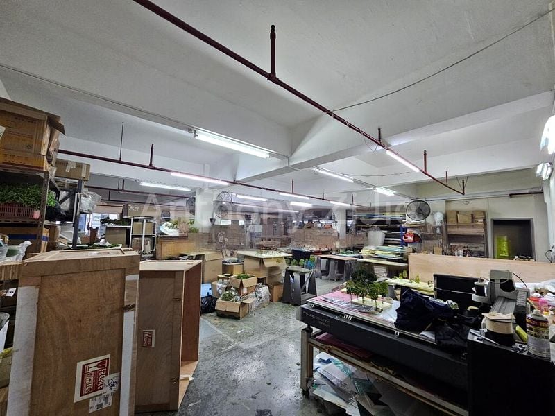 Light Industrial (B1) for Sale: Tong Lee Building - Image 1
