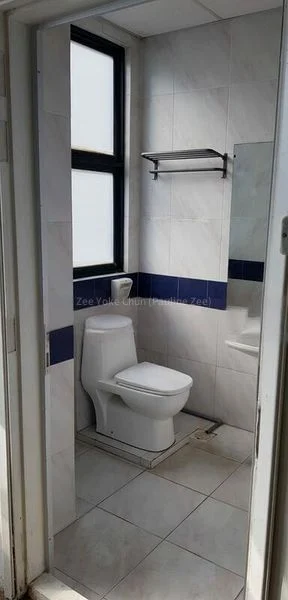 Light Industrial (B1) for Rent: Multi-Wide Industrial Building - Image 2