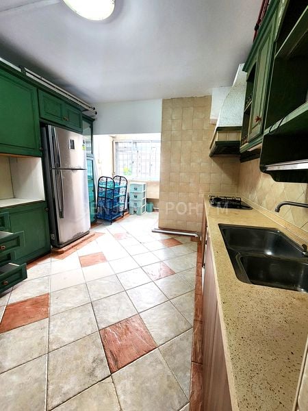 5 Room (5I) HDB for Rent in  214 Pasir Ris Street 21 - Image 5