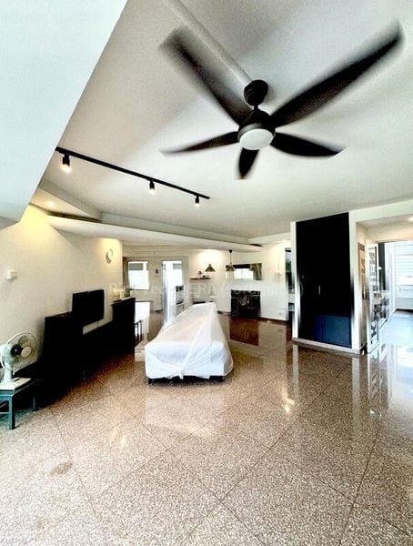 Executive HDB for Rent in  402 Bukit Batok West Avenue 7 - Image 2