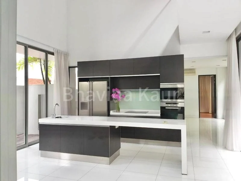 5 Bed Bungalow (Landed) for Rent in  Tan Kim Cheng Road - Image 3