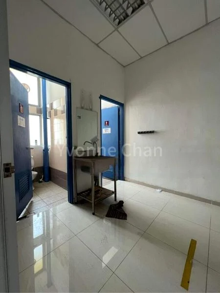 Light Industrial (B1) for Sale: Pioneer Lot - Image 3