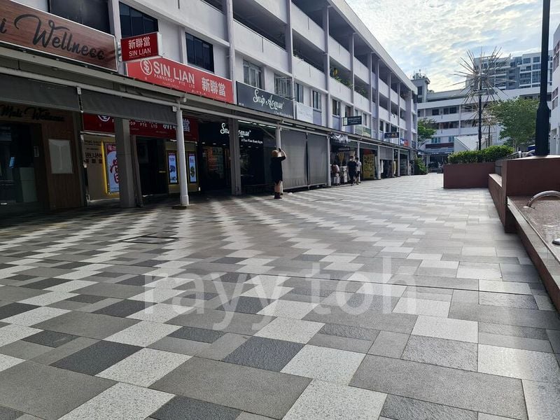 Shop / Shophouse for Sale: Bedok Central I Near ntuc and coffeeshop I Corner unit - Image 5