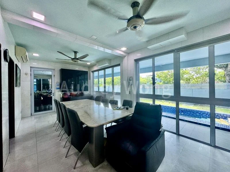 6 Bed Corner Terrace (Landed) for Sale in  Golden Hill Estate - Image 1