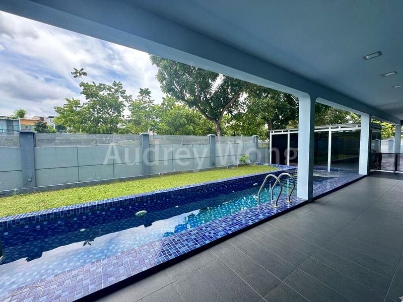 6 Bed Corner Terrace (Landed) for Sale in  Golden Hill Estate - Image 2