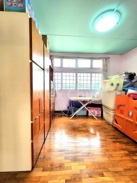 4 Room (4A) HDB for Sale in  130 Clarence Lane - Image 5
