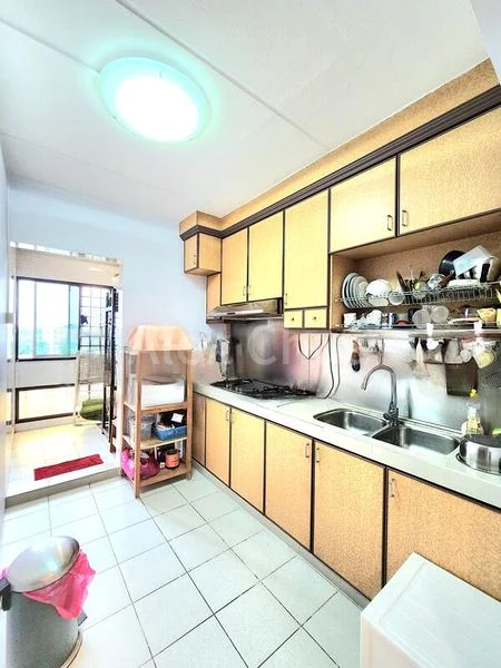 4 Room (4A) HDB for Sale in  130 Clarence Lane - Image 6