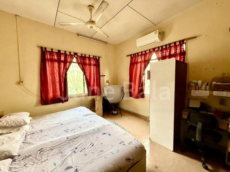 3 Bed Bungalow (Landed) for Sale in  Rochdale Road - Image 4