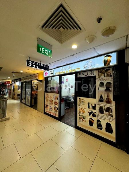 Shop / Shophouse for Sale: Lucky Plaza - Image 1