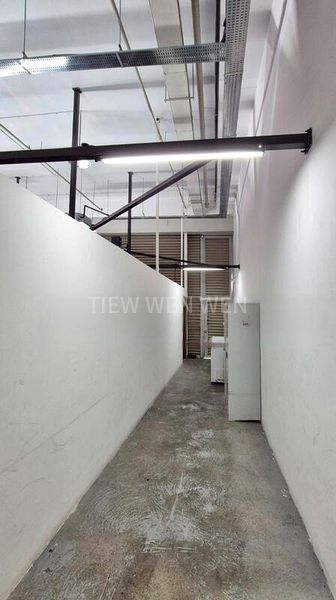 Light Industrial (B1) for Rent: Wcega Plaza - Image 5
