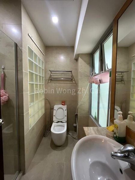 5 Bed Terraced House (Landed) for Sale in  Springhill - Image 7