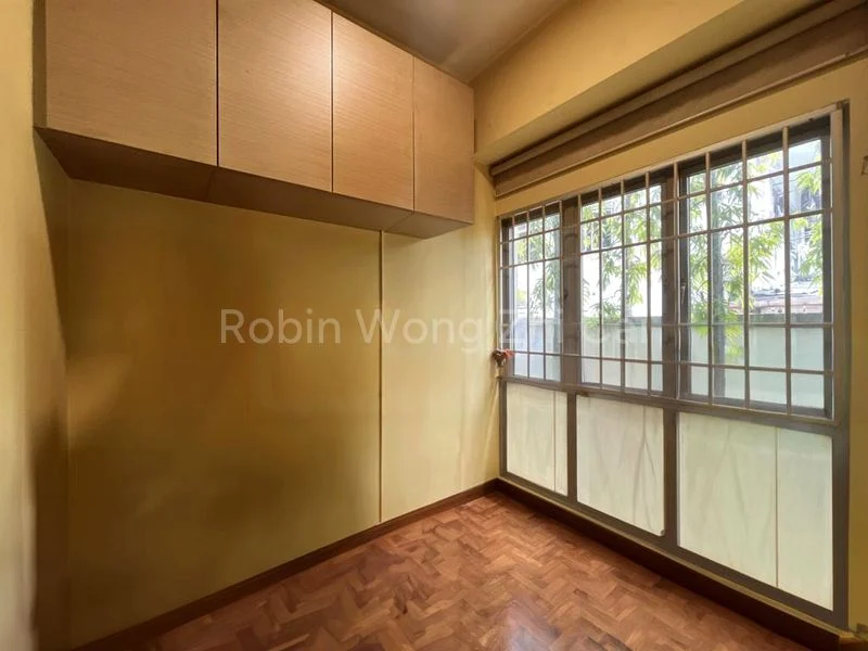 5 Bed Terraced House (Landed) for Sale in  Springhill - Image 9