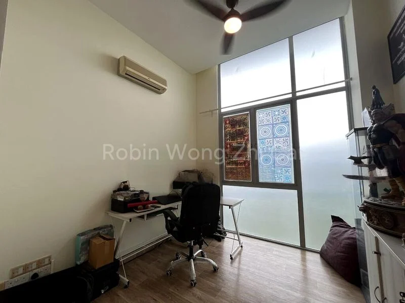 5 Bed Terraced House (Landed) for Sale in  Springhill - Image 1