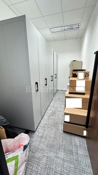 Office for Rent: 18 Robinson Road - Image 1