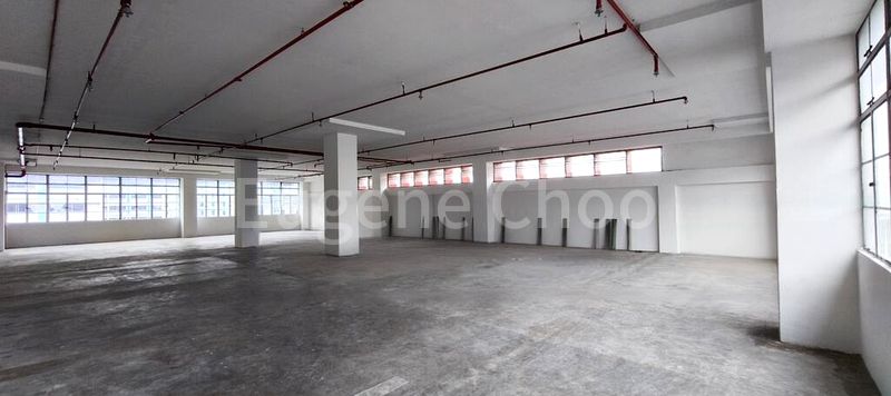 Light Industrial (B1) for Rent: 20 and 40 Footer truck loading, 3.7m ceiling height. No void space. - Image 4