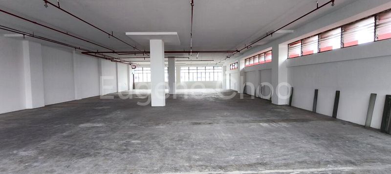 Light Industrial (B1) for Rent: 20 and 40 Footer truck loading, 3.7m ceiling height. No void space. - Image 1