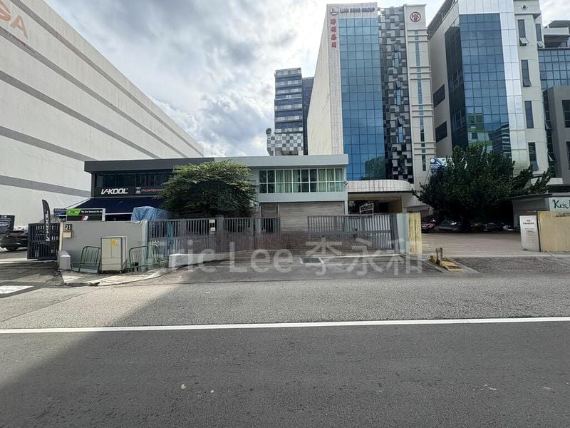 Warehouse for Sale: 23 Playfair Road - Image 3