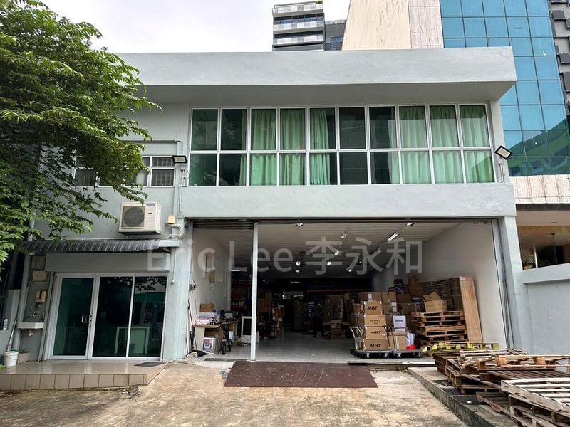 Warehouse for Sale: 23 Playfair Road - Image 2