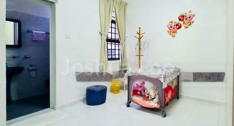 4 Bed Terraced House (Landed) for Sale in  Ang Mo Kio Avenue 4 - Image 6