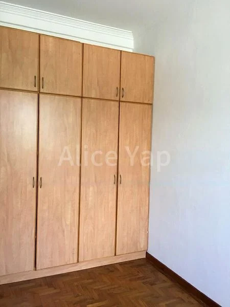 4 Bed Terraced House (Landed) for Rent in  Airview Park - Image 4