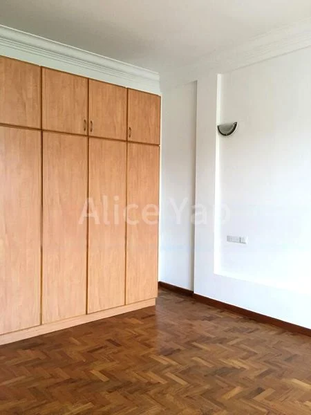 4 Bed Terraced House (Landed) for Rent in  Airview Park - Image 5