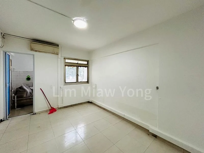 3 Room (3A) HDB for Rent in  111 Woodlands Street 13 - Image 5