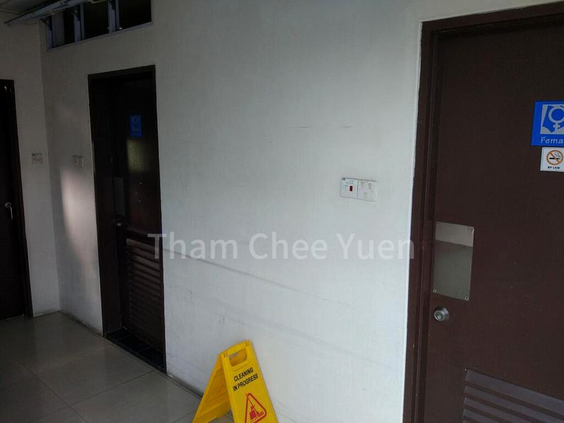 Light Industrial (B1) for Rent: EPL Building - Image 1