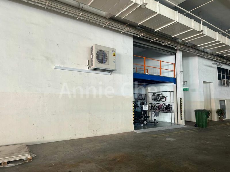 Light Industrial (B1) for Rent: "Unity Centre - Image 4