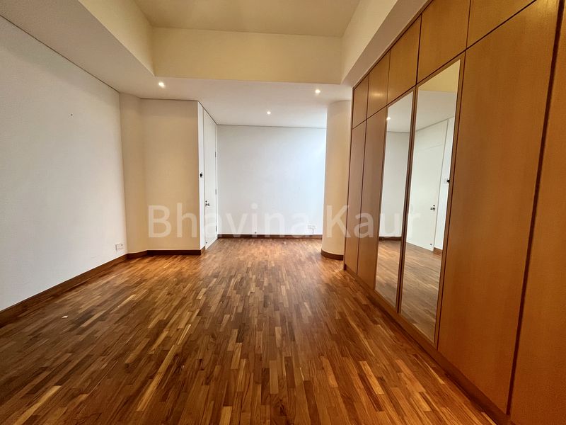 4+1 Bed Condo for Rent in  The Colonnade - Image 1
