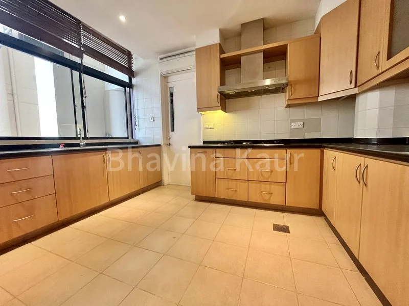 4+1 Bed Condo for Rent in  The Colonnade - Image 3