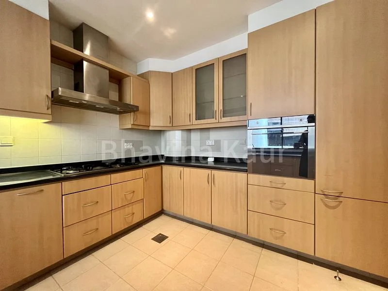 4+1 Bed Condo for Rent in  The Colonnade - Image 8