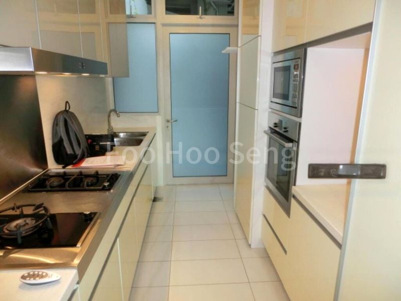 2 Bed Condo for Sale in  The Solitaire - Image 8