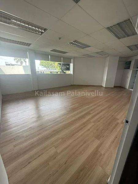Other Retail for Rent: Northshore Drive - Image 2