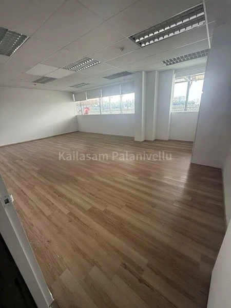 Other Retail for Rent: Northshore Drive - Image 1