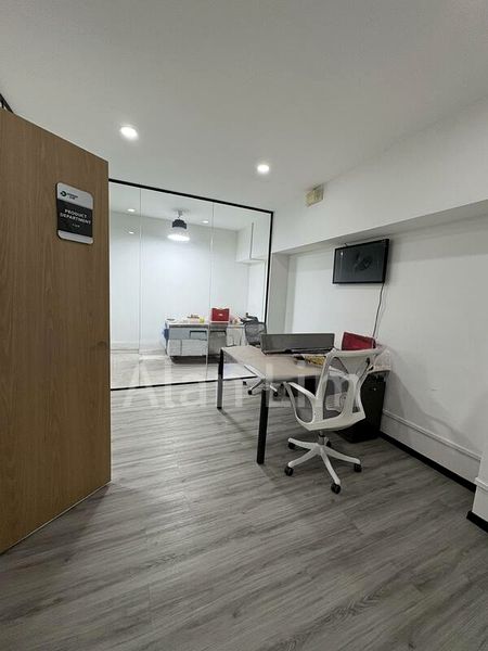 Light Industrial (B1) for Rent: Apex on Henderson - Image 3