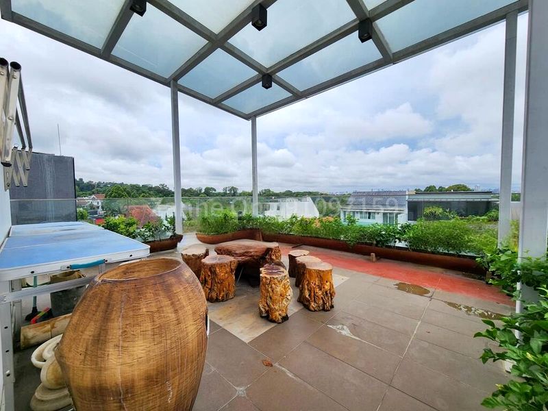 7 Bed Semi-Detached House (Landed) for Sale in  Hua Guan Avenue - Image 2