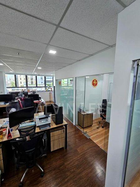 Light Industrial (B1) for Rent: Trivex - Image 11