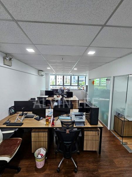 Light Industrial (B1) for Rent: Trivex - Image 16