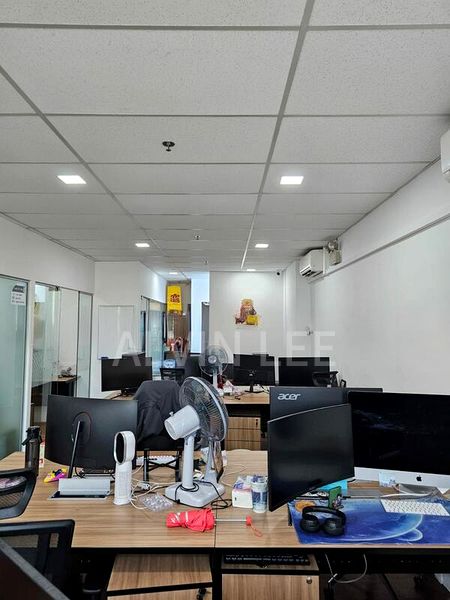 Light Industrial (B1) for Rent: Trivex - Image 15