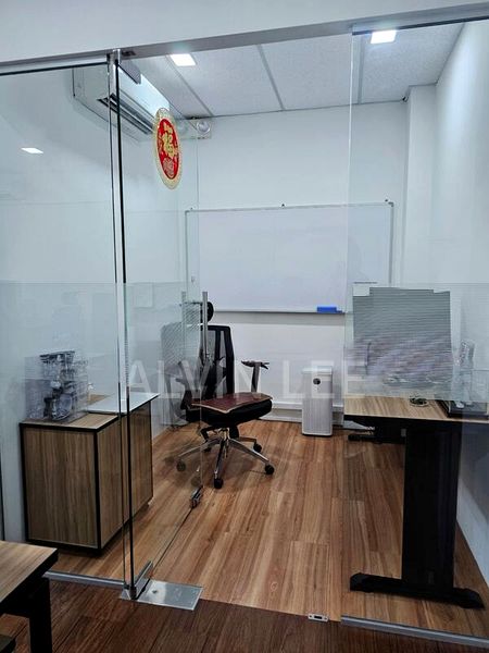 Light Industrial (B1) for Rent: Trivex - Image 12